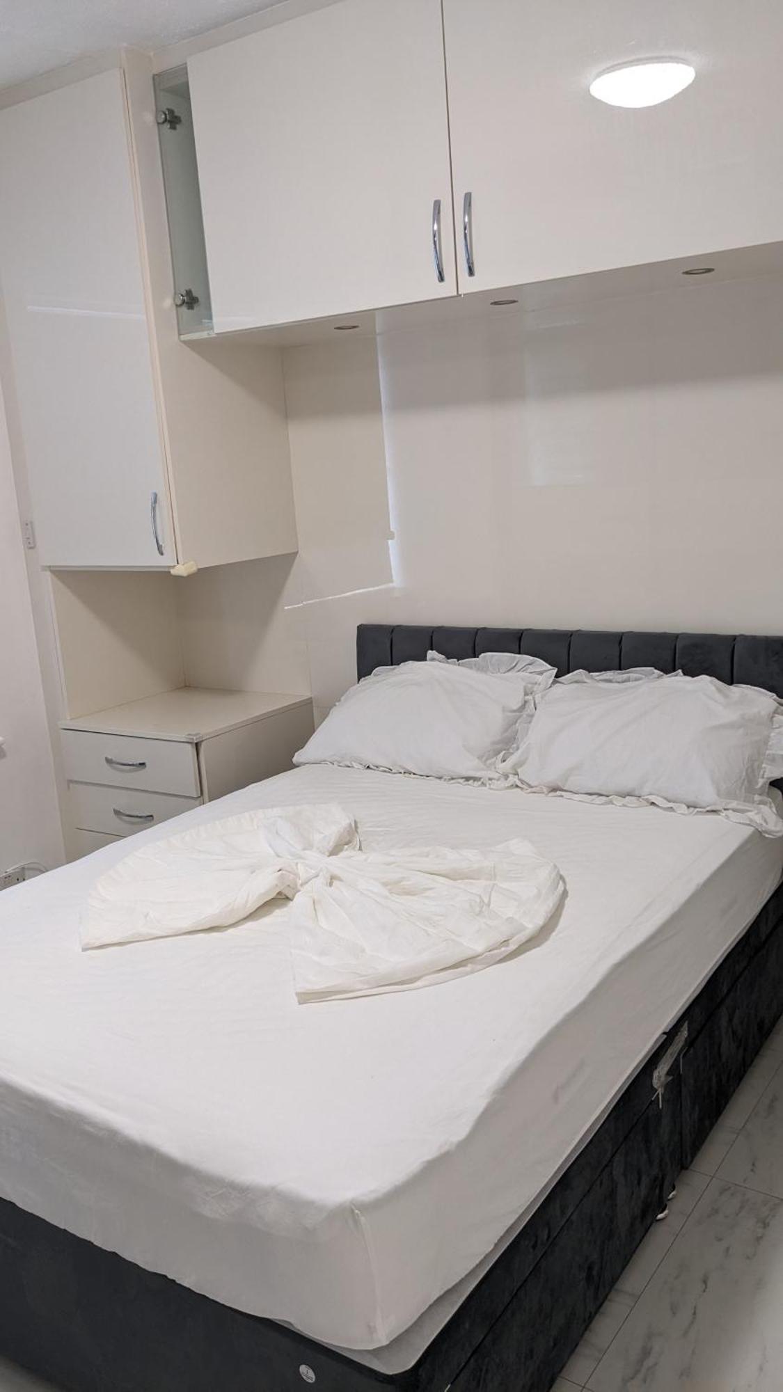 Optimal Homes Harold Wood Екстер'єр фото