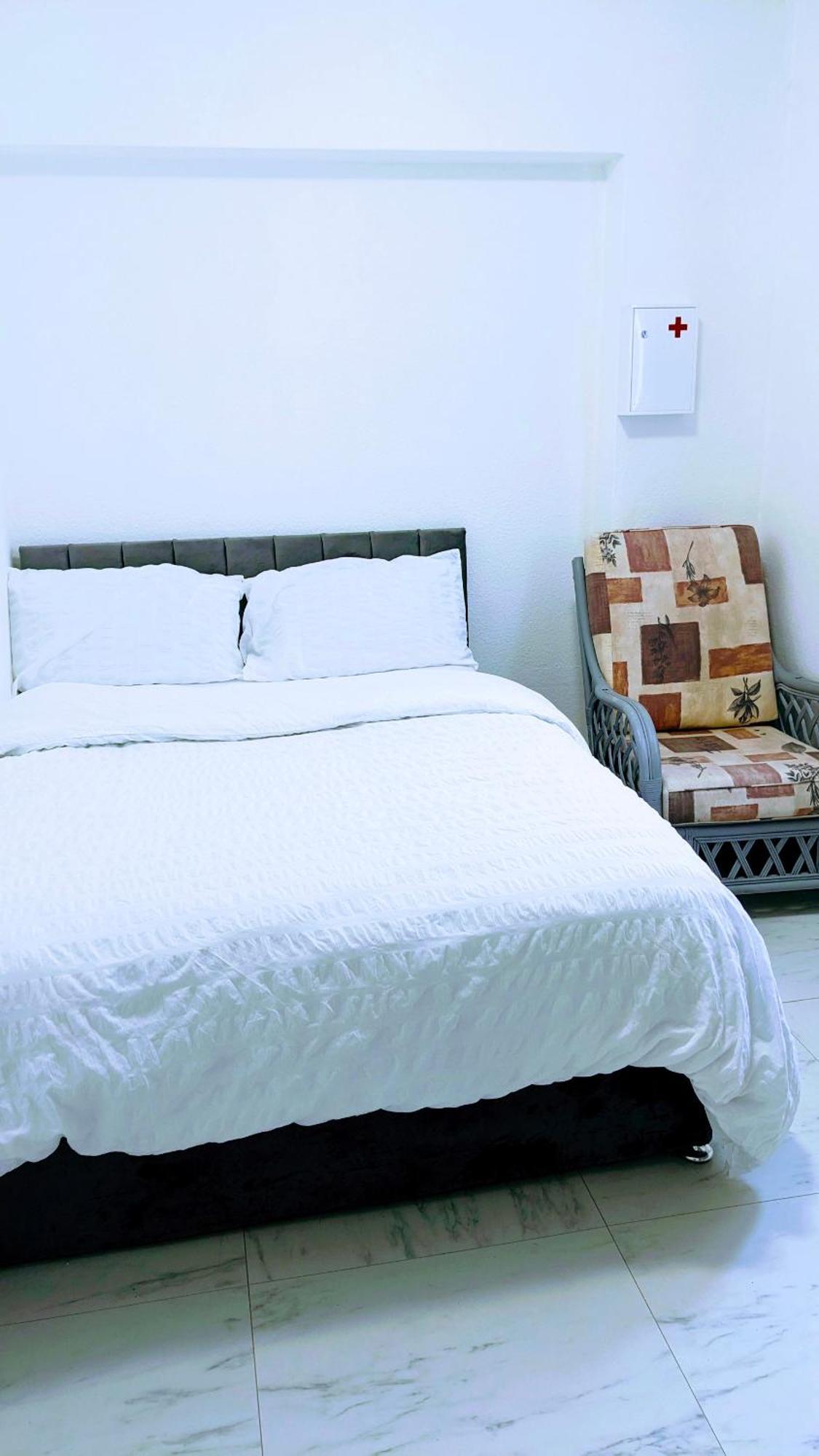 Optimal Homes Harold Wood Екстер'єр фото